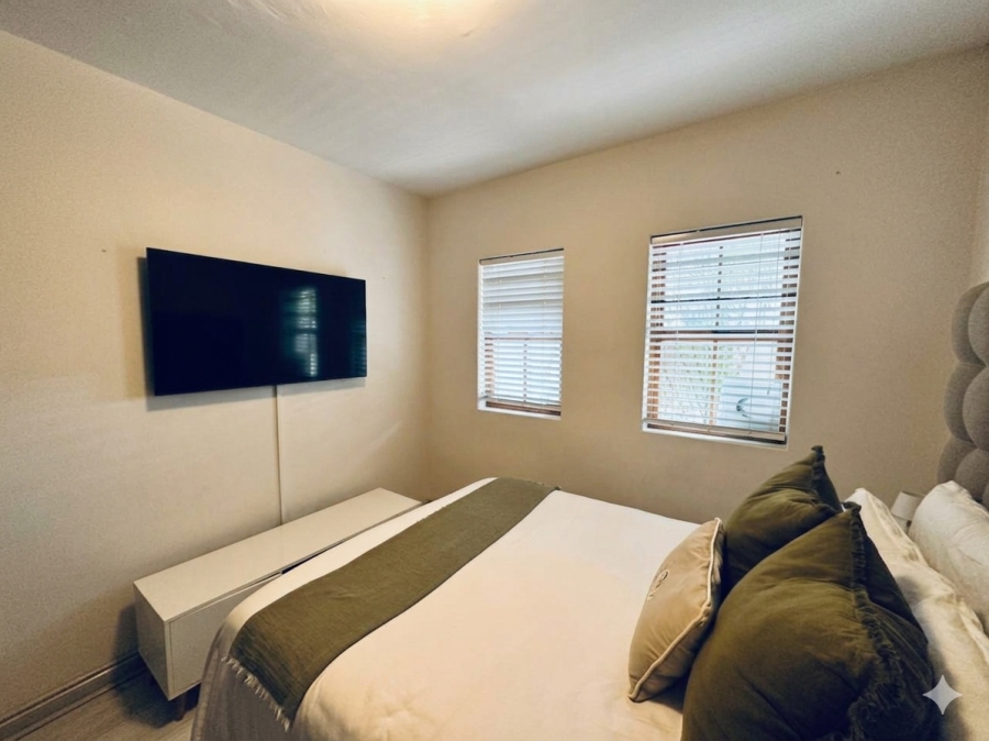 2 Bedroom Property for Sale in Sea Point Western Cape